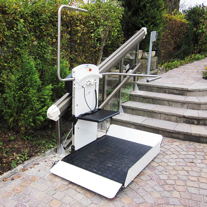 Treppenlift mit Plattform POLARIS II – Die schnelle und einfache Lösung für gerade Treppen