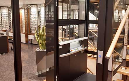 Senkrechtlift Genesis Typ B von Garaventa Lift ist platzsparend