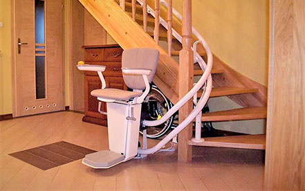 Domácí schodišťová sedačka TWO