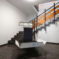 Treppenlift mit Plattform PEGASUS NOVA II – Wenn der Lift fehlt